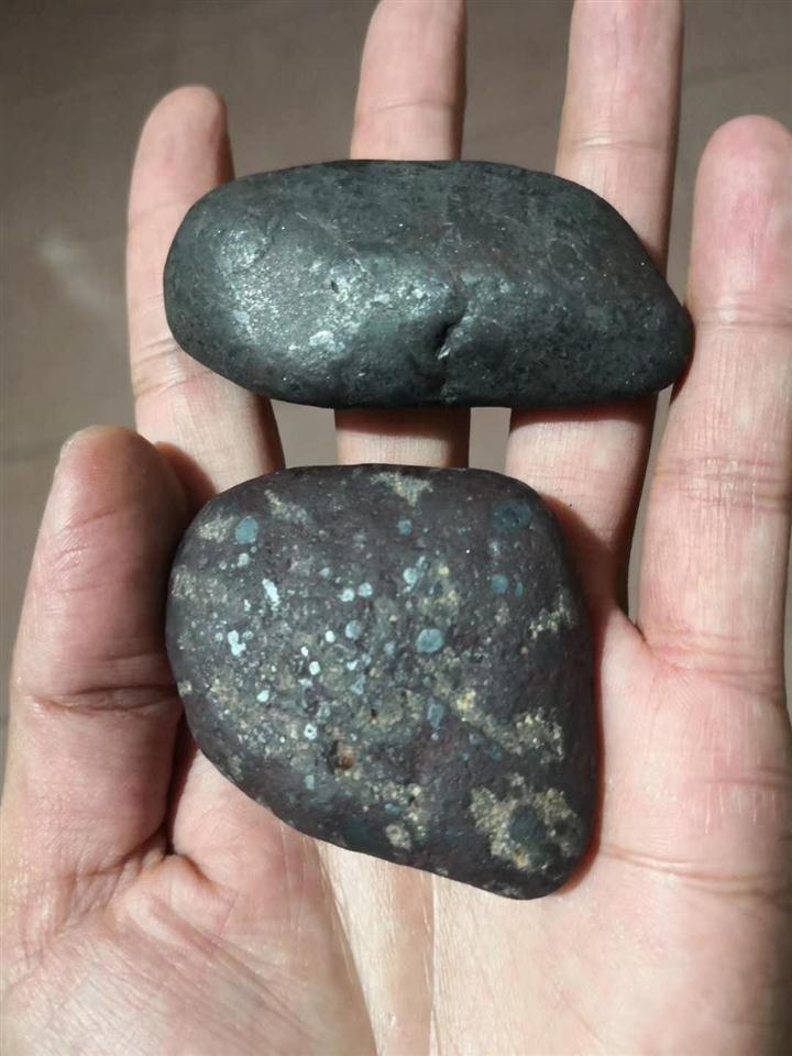 声明：网上所传玉器，翡翠，陨石图片匀刘小姐18988471