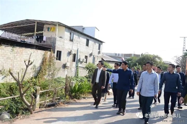 万象市长下访视察三江市场前排水沟，督促：三江市场到