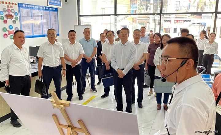 西双版纳州召开深化基层管理体制改革调研座谈会