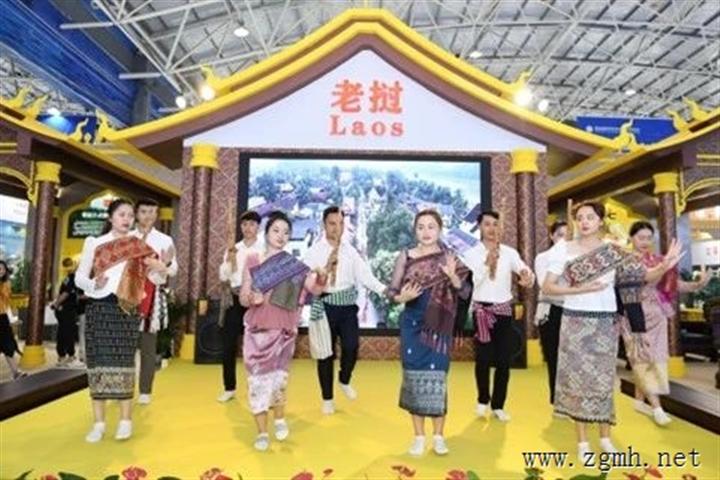 老挝驻长沙总领事馆总领事颂奇·旺康出席首届湖南（怀